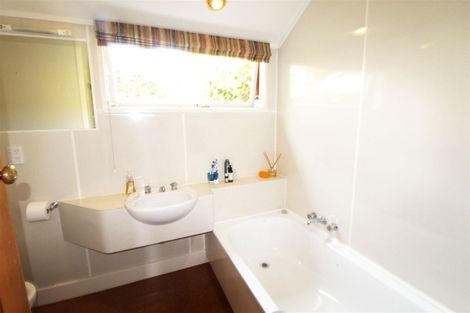 Photo of property in 16 Solway Street, Holmes Hill, Oamaru, 9401