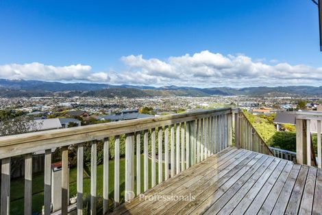 Photo of property in 28 Kirton Drive, Riverstone Terraces, Upper Hutt, 5018