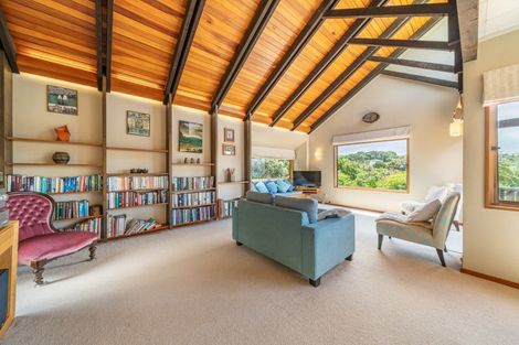 Photo of property in 13 Bayview Road, Paremata, Porirua, 5024