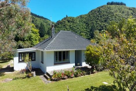 Photo of property in 107 Akatarawa Road, Birchville, Upper Hutt, 5018