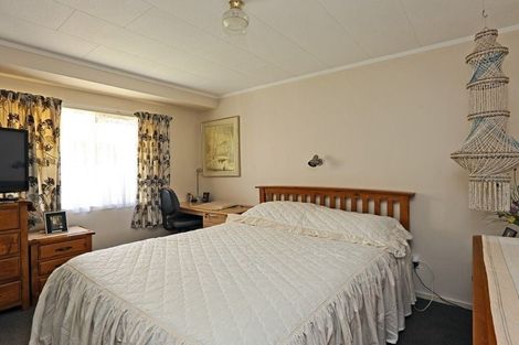 Photo of property in 2/1003 Caroline Road, Mayfair, Hastings, 4122