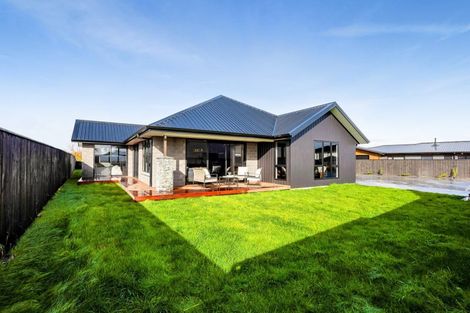 Photo of property in 6 Oliver O'leary Way, Westown, New Plymouth, 4310