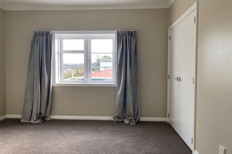 Photo of property in 73 Whites Line East, Waiwhetu, Lower Hutt, 5010