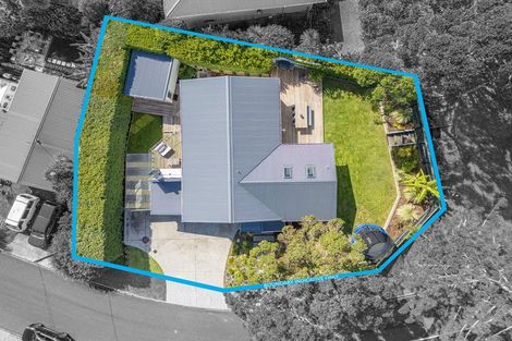 Photo of property in 10 Pohutukawa Avenue, Red Beach, 0932