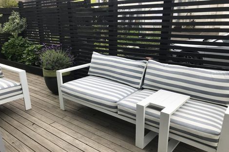 Photo of property in 15 Old Lake Road, Narrow Neck, Auckland, 0624