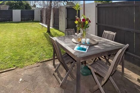 Photo of property in 18 Blanche Way, Half Moon Bay, Auckland, 2012