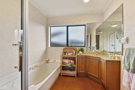 Photo of property in 8 Brynbela Court, Papakura, 2110