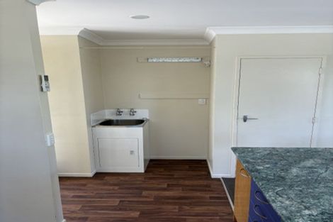 Photo of property in 89a Stewart Drive, Newlands, Wellington, 6037