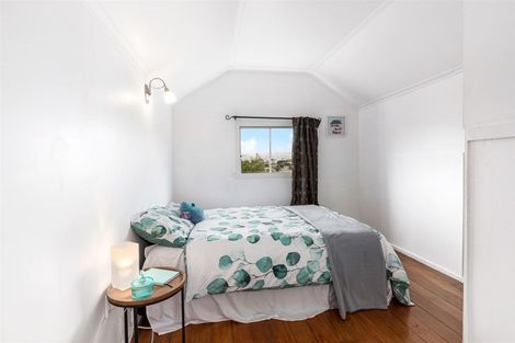 Photo of property in 58 Conclusion Street, Ascot Park, Porirua, 5024