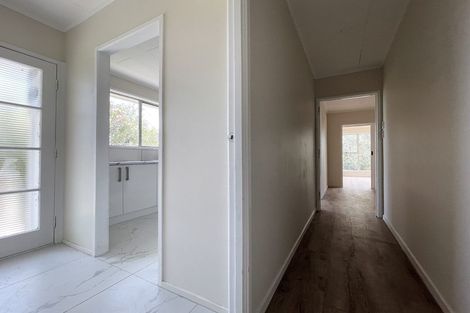 Photo of property in 13 Cockayne Crescent, Sunnynook, Auckland, 0620