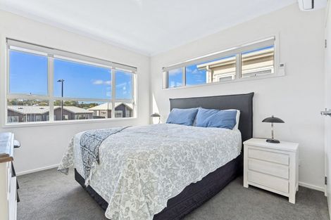 Photo of property in 91 Karepiro Drive, Stanmore Bay, Whangaparaoa, 0932