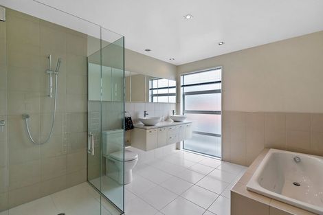 Photo of property in 72 Wai-iti Terrace, Bryndwr, Christchurch, 8052