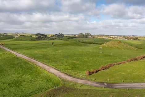 Photo of property in 22 Pungarehu Road, Pungarehu, 4685