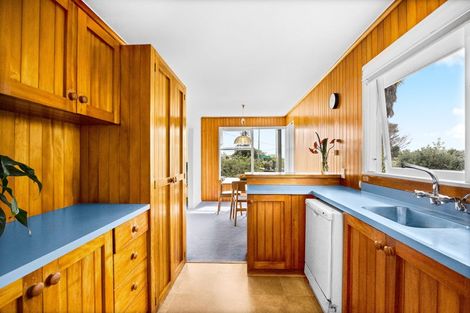 Photo of property in 156 Godley Road, Titirangi, Auckland, 0604