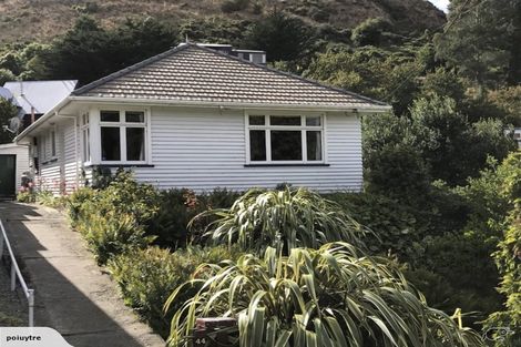 Photo of property in 44 Voelas Road, Lyttelton, 8082