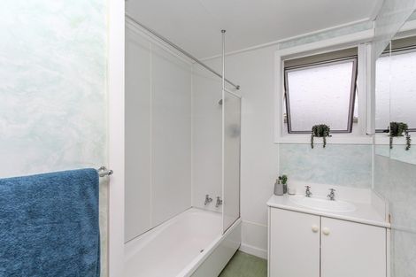 Photo of property in 19 Leon Place, Waitara, 4320