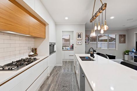 Photo of property in 8 Gemscott Crescent, Huapai, Kumeu, 0810