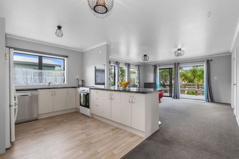 Photo of property in 51 Valley Road, Hikurangi, 0114
