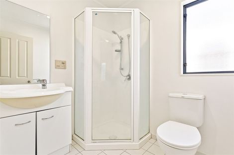 Photo of property in 22 Albizia Avenue, Henderson, Auckland, 0612