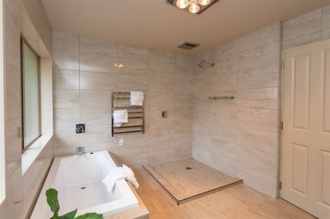 Photo of property in 1 Henridge Place, Avonhead, Christchurch, 8042