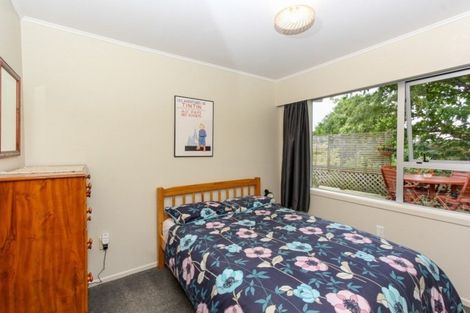 Photo of property in 27 Beaumont Crescent, Frankleigh Park, New Plymouth, 4310