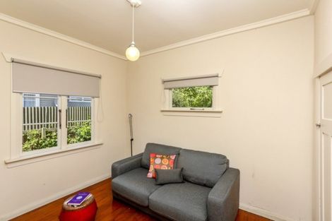Photo of property in 180 Brooklands Road, Vogeltown, New Plymouth, 4310
