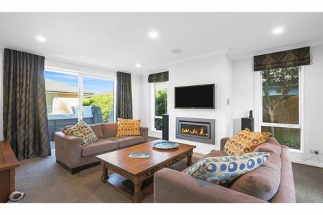 Photo of property in 24 Reka Street, Parklands, Christchurch, 8083