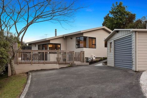 Photo of property in 33 D'oyly Drive, Stanmore Bay, Whangaparaoa, 0932