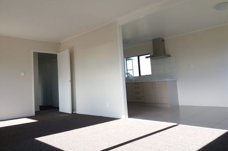Photo of property in 2/9 Penion Drive, Flat Bush, Auckland, 2023