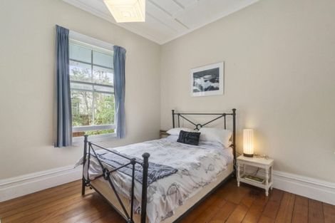 Photo of property in 8 Western Road, Laingholm, Auckland, 0604