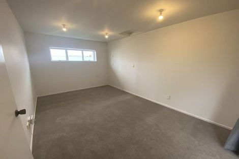 Photo of property in 26 Netherlands Avenue, Kelston, Auckland, 0602