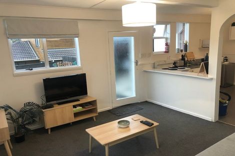 Photo of property in 70 Melbourne Road, Island Bay, Wellington, 6023