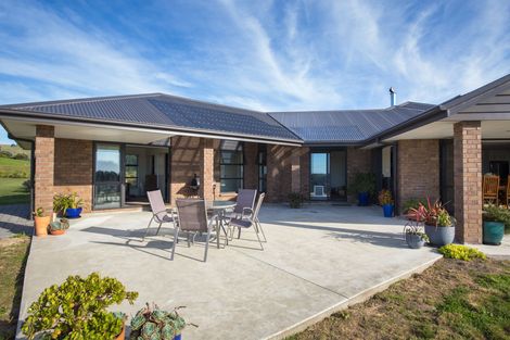 Photo of property in 219 Kahuterawa Road, Linton, Palmerston North, 4472