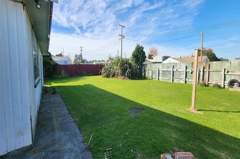 Photo of property in 21 Tongariro Street, Castlecliff, Whanganui, 4501