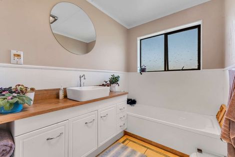 Photo of property in 17 Bridger Place, Eltham, 4322