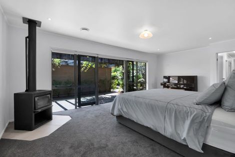 Photo of property in 3e Kinross Drive, Merrilands, New Plymouth, 4312