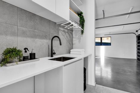 Photo of property in 54 Fernbrook Drive, Hurworth, New Plymouth, 4310