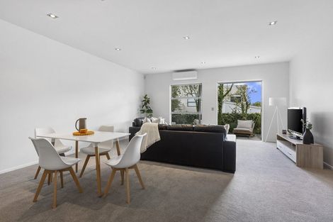 Photo of property in 20/40 Scarlet Oak Drive, Schnapper Rock, Auckland, 0632