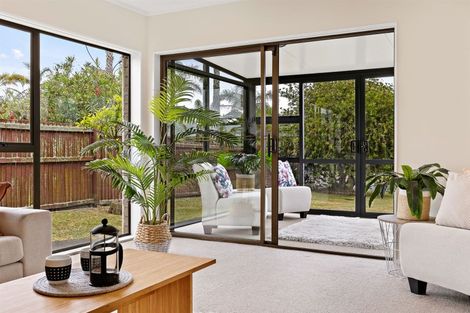 Photo of property in 6b Ursula Place, Half Moon Bay, Auckland, 2012