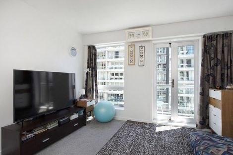 Photo of property in Terrace Heights Apartments, 5b/163 The Terrace, Wellington Central, Wellington, 6011