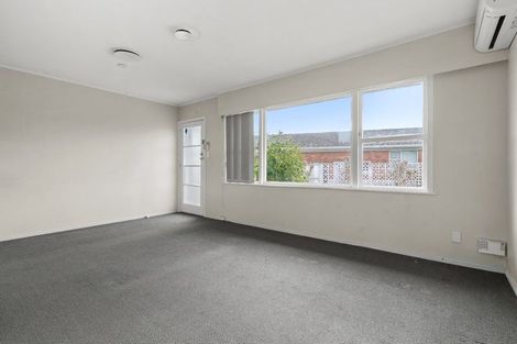 Photo of property in 2/8 Winspear Place, Manukau, Auckland, 2025