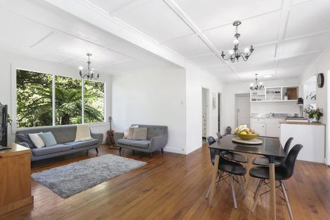 Photo of property in 184 Atkinson Road, Titirangi, Auckland, 0604