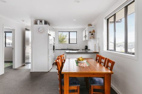 Photo of property in Waterview Estate, 5/4 Greystone Place, Omokoroa, 3114