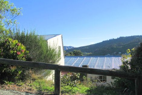 Photo of property in 4 Gurkha Crescent, Khandallah, Wellington, 6035