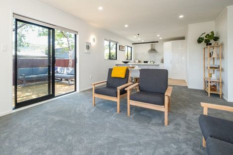 Photo of property in 2/14 Nathan Street, Tawa, Wellington, 5028