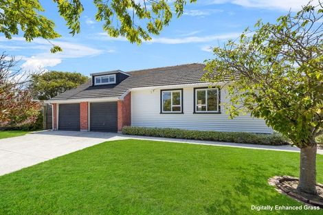 Photo of property in 74 Bowhill Road, New Brighton, Christchurch, 8083