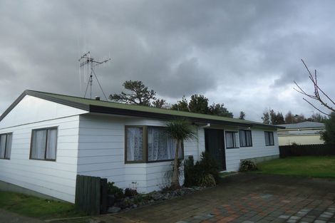 Photo of property in 17 Macmillan Street, Katikati, 3129