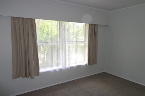 Photo of property in 1/3 Finn Place, Totara Vale, Auckland, 0629