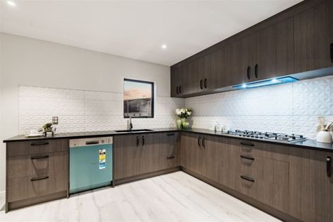 Photo of property in 42 Bordeaux Parade, Te Atatu South, Auckland, 0610