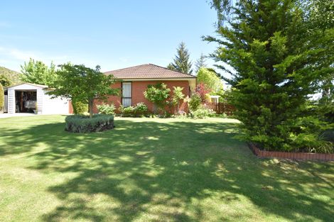 Photo of property in 10 Benmore Place, Omarama, 9412